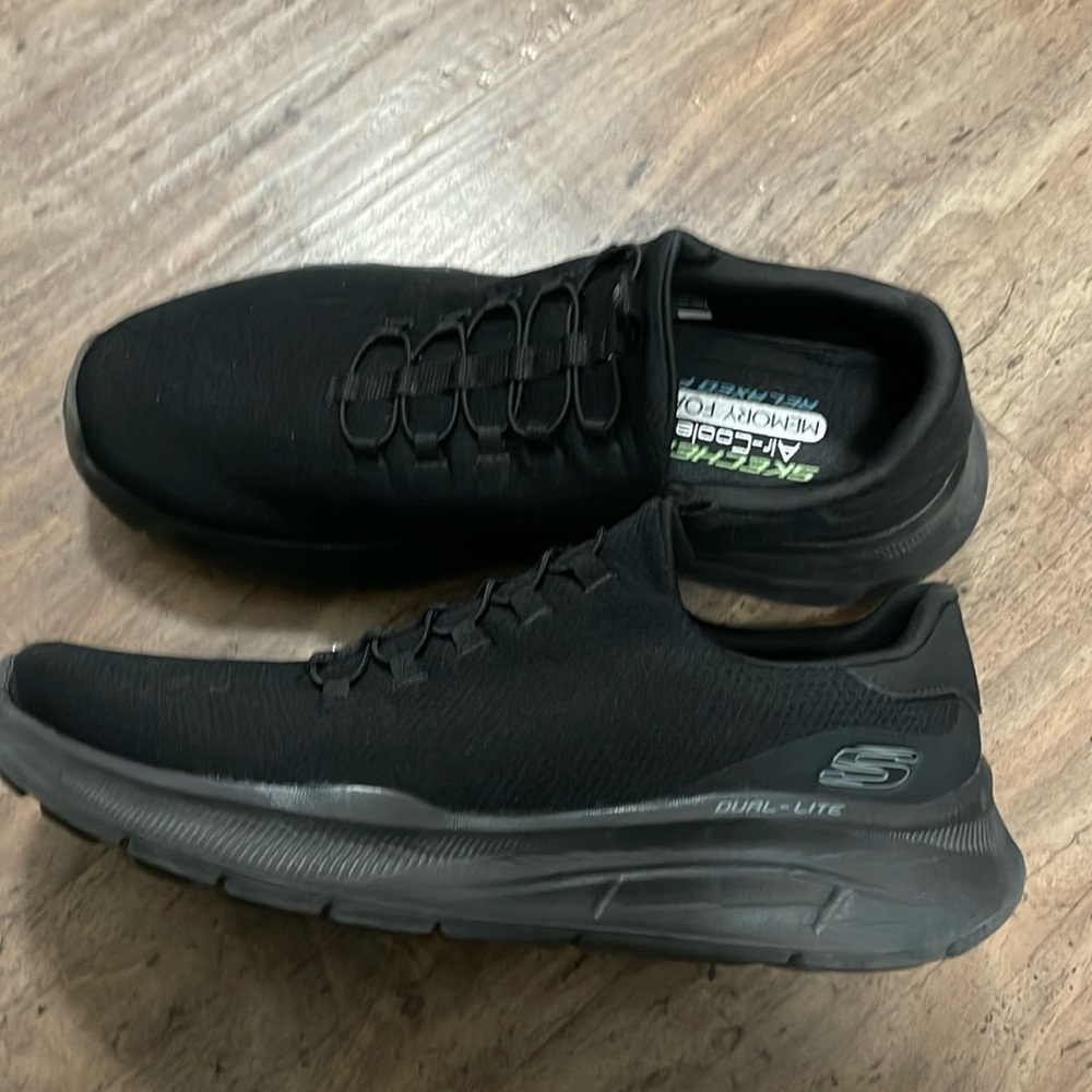 Skechers
